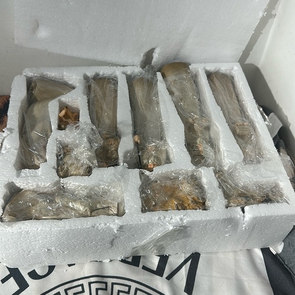 Hand Crafted Carved - Picture 2 of 3